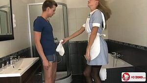 Insane young blondie nurse tempts her patient and let him rip up her bum