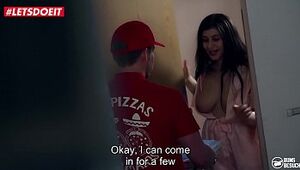 LETSDOEIT - Pizza Delivery Dude Gets Lucky With His Favorite Adult movie starlet
