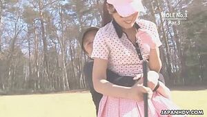 Japanese babe gets naked at the golf course
